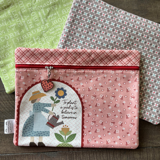 Zippy Bags, Too! ~ Fabric Front Project Bag ~ BellaRose Needleworks