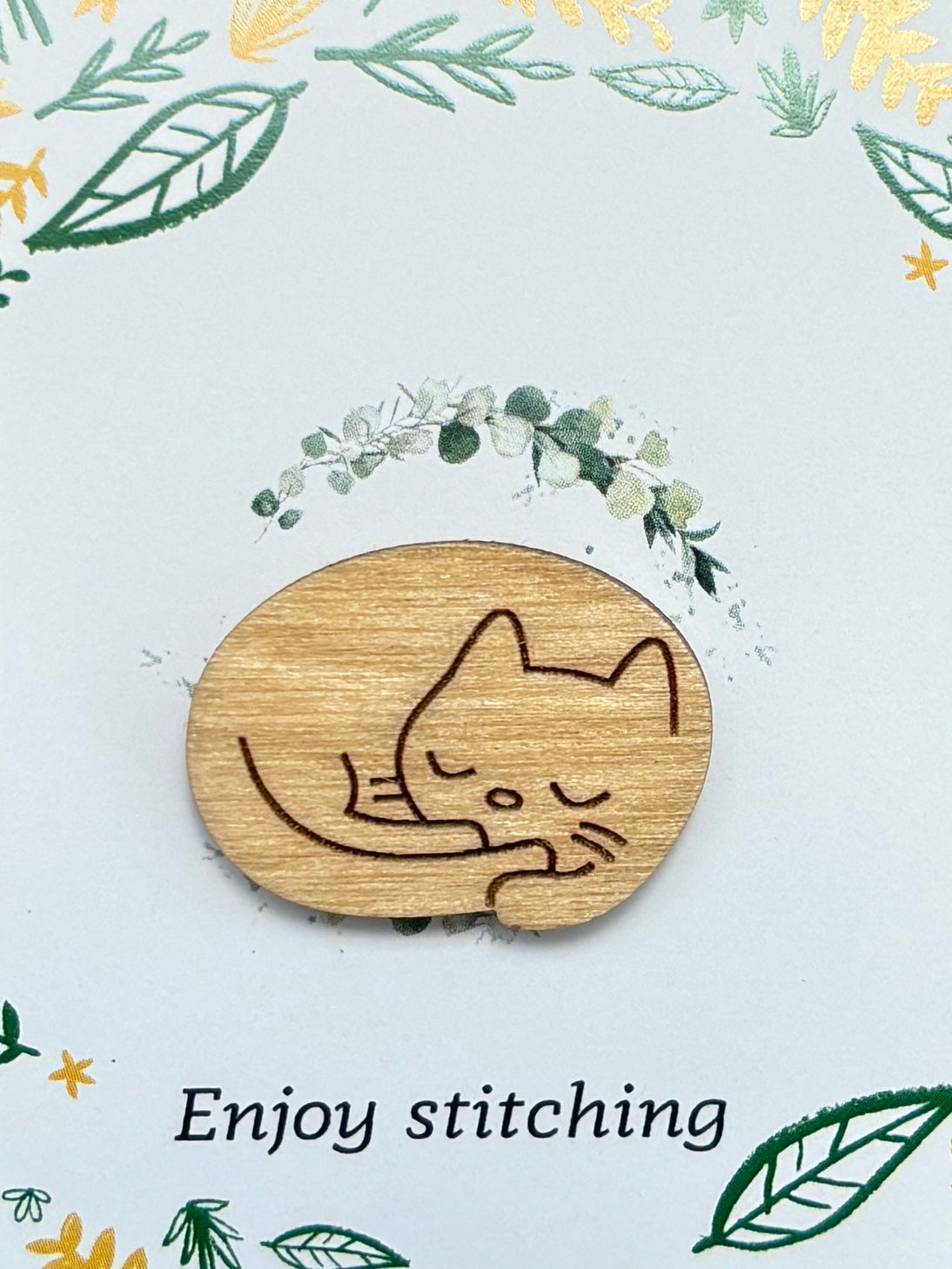 Sleeping Kitty Wooden Needle Minder ~ Daria Makes