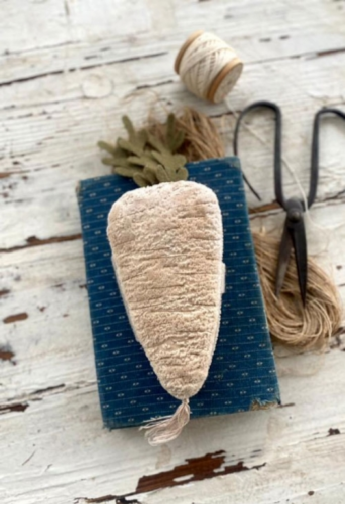 Velvet Parsnip Needle Book ~ Stacy Nash
