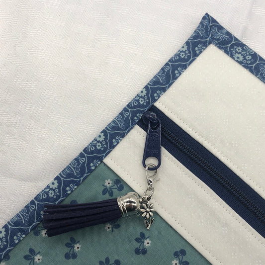 Feeling Blue, Too ~ Vinyl Front Project Bag