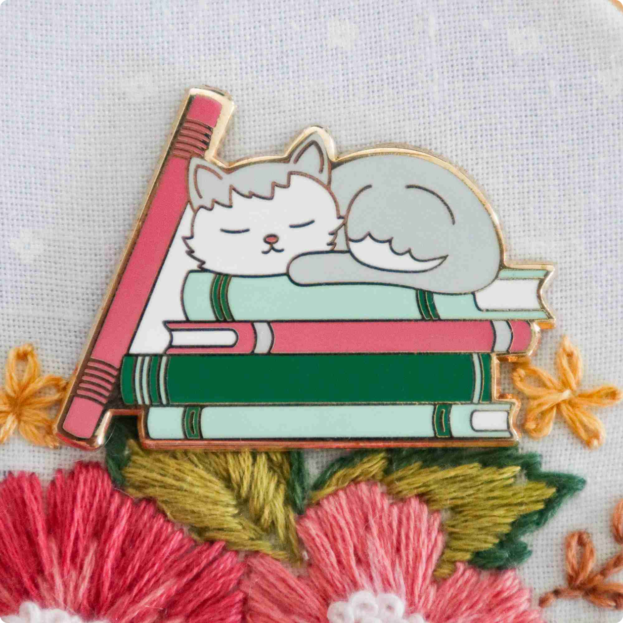 Bookish Cat Needle Minder ~ Flamingo Toes