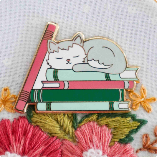 Bookish Cat Needle Minder ~ Flamingo Toes