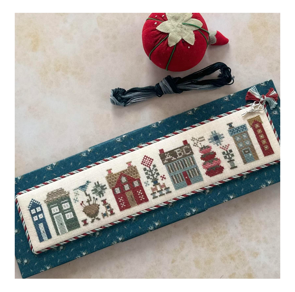 Needleworker's Tiny Town - Chart & Floss Pack ~ Heart in Hand